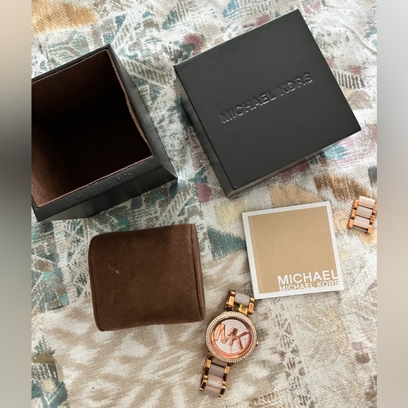 Michael Kors Rose Gold Crystal Watch Authentic - Picture 7 of 10